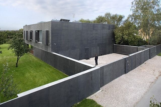 042411_fortress_house_2.jpg